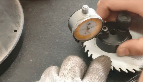 Máy nghiền cưa tông cao độ chính xác cao