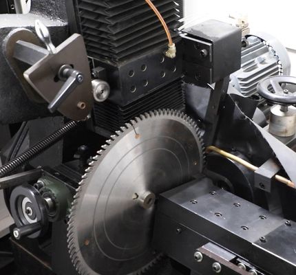 CNC cao độ chính xác chuyên nghiệp máy cắt đứt lưỡi cưa ngành công nghiệp gỗ